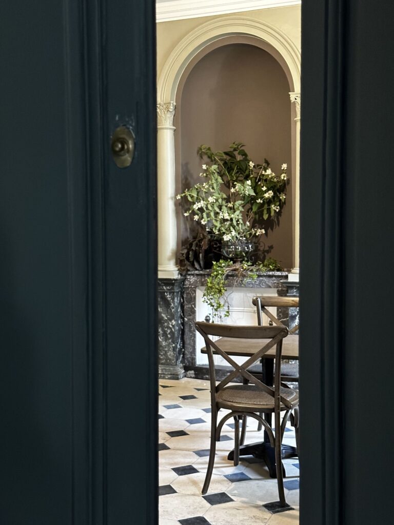 Sophie_Deco_Decoration_Interieur_Agencement_Caen_Normandie_Demeures_De_Charmes_Ses_2_Marguerites_Alencon_29 Salle des petits déjeuner Demeures de charmes Ses 2 Marguerites Alençon Sophie Déco