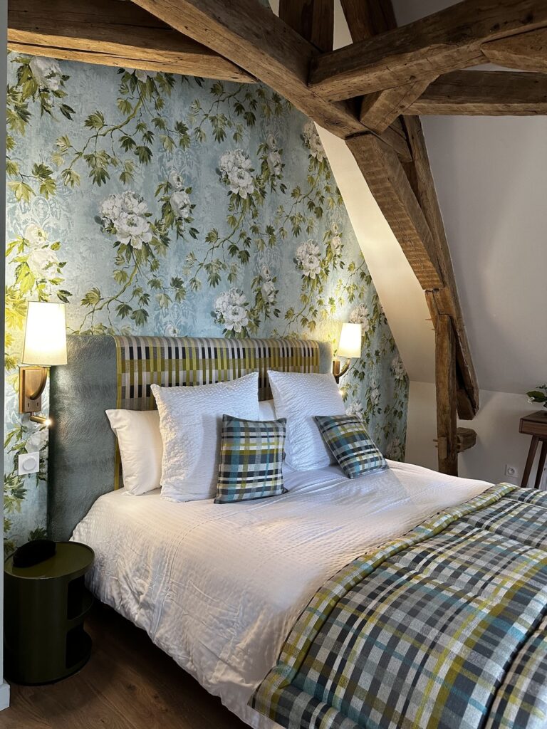 Sophie_Deco_Decoration_Interieur_Agencement_Caen_Normandie_Demeures_De_Charmes_Ses_2_Marguerites_Alencon_8 Chambre fenêtre sur Clochers Demeures de Charmes Ses 2 Marguerites Alençon Sophie Déco